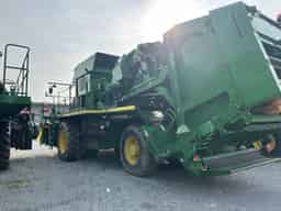 2015 John Deere CP690 Image
