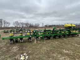 2023 John Deere 1725 Image