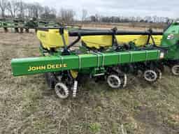 2023 John Deere 1725 Image