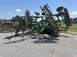 2004 John Deere 637 Image