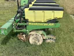2010 John Deere 1720 Image
