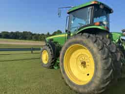 2004 John Deere 8420 Image