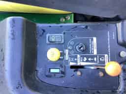 2010 John Deere Z445 Image