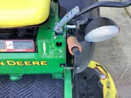 2010 John Deere Z445 Image