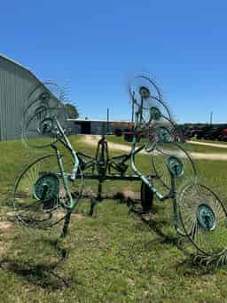 John Deere 702 Image