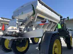 2024 John Deere 400R Image