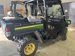 2018 John Deere XUV 835M Image