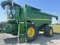 2014 John Deere S680 Image