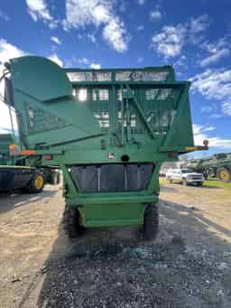 2001 John Deere 9986 Image