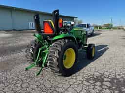 2016 John Deere 3033R Image