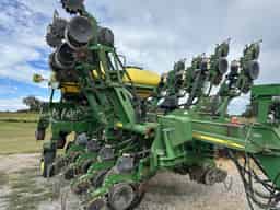 2009 John Deere 1790 Image