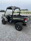 2017 John Deere 825i Image