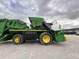 2021 John Deere CP690 Image