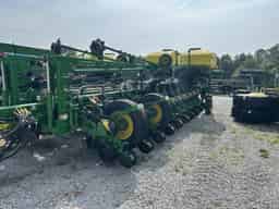 2023 John Deere 1775NT Image