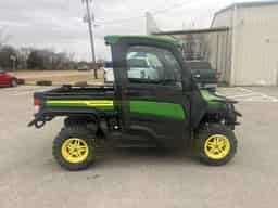 2024 John Deere XUV 835R Image
