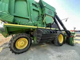 2015 John Deere CP690 Image