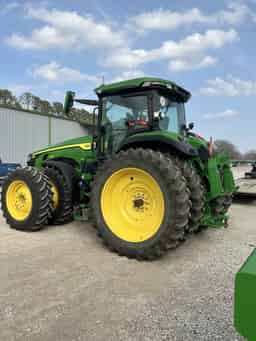 2022 John Deere 8R 370 Image