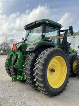 2022 John Deere 8R 370 Image