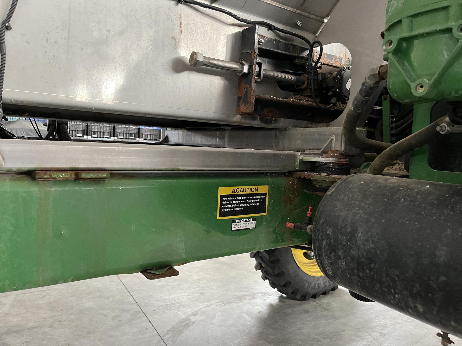 2019 John Deere R4038 Image
