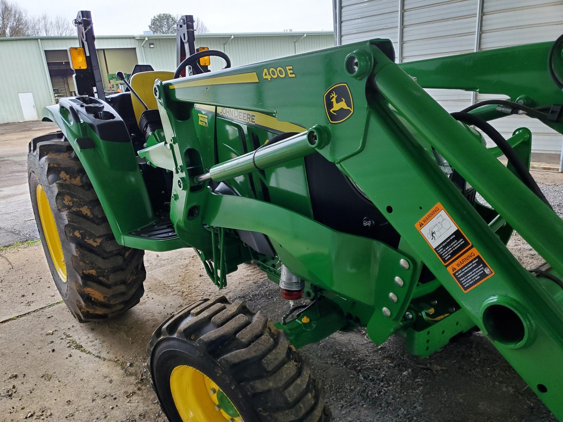 2022 John Deere 4052M Image