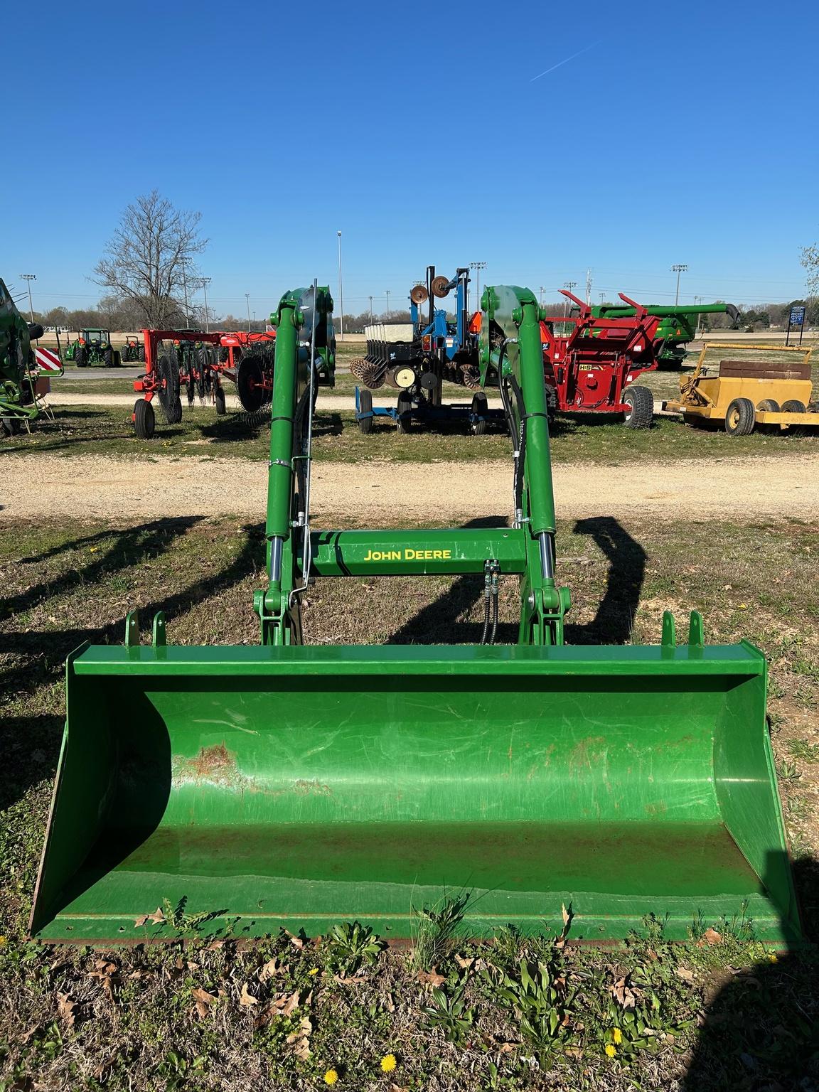 2022 John Deere 600R Image