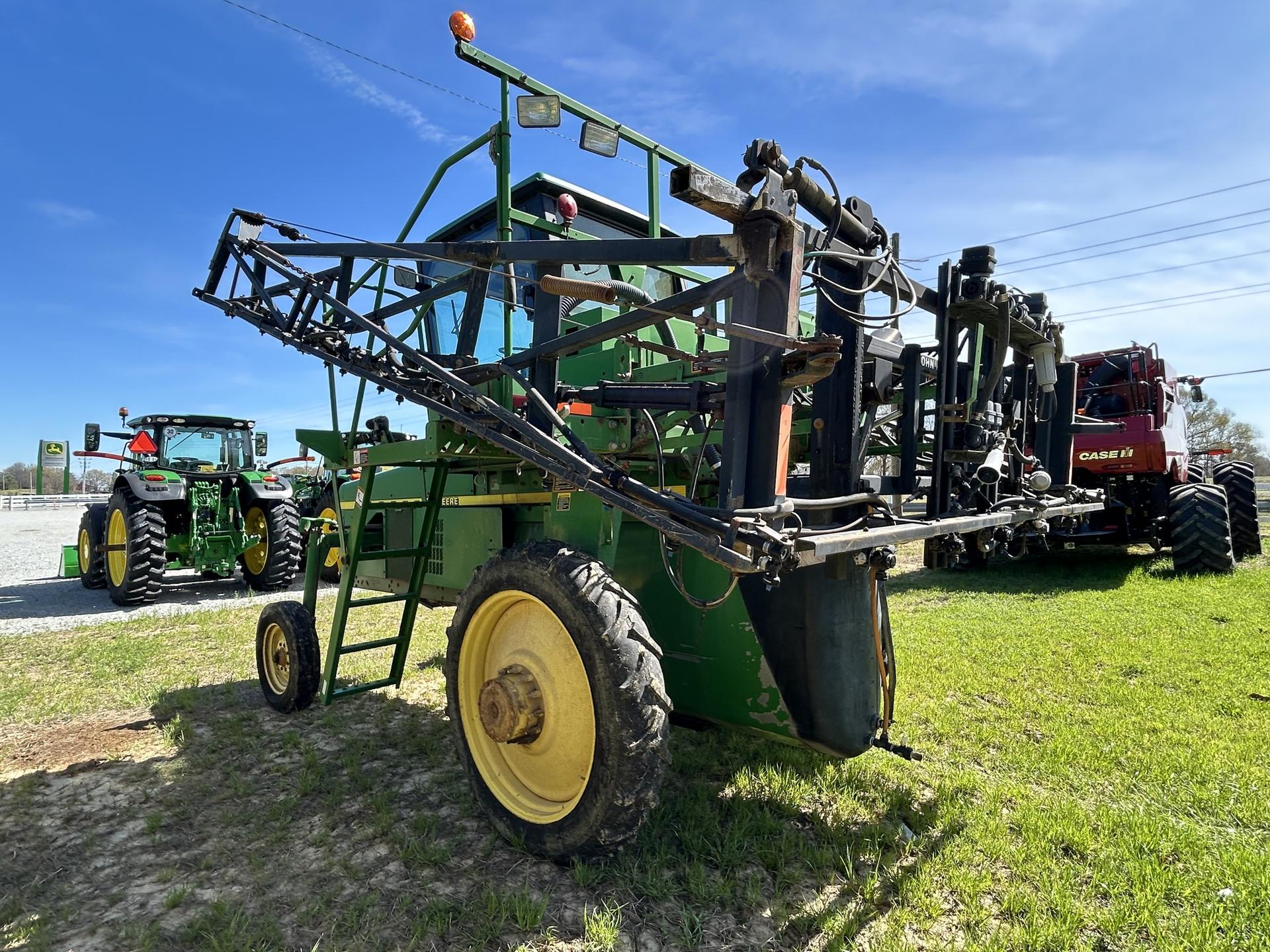 2001 John Deere 6700 Image