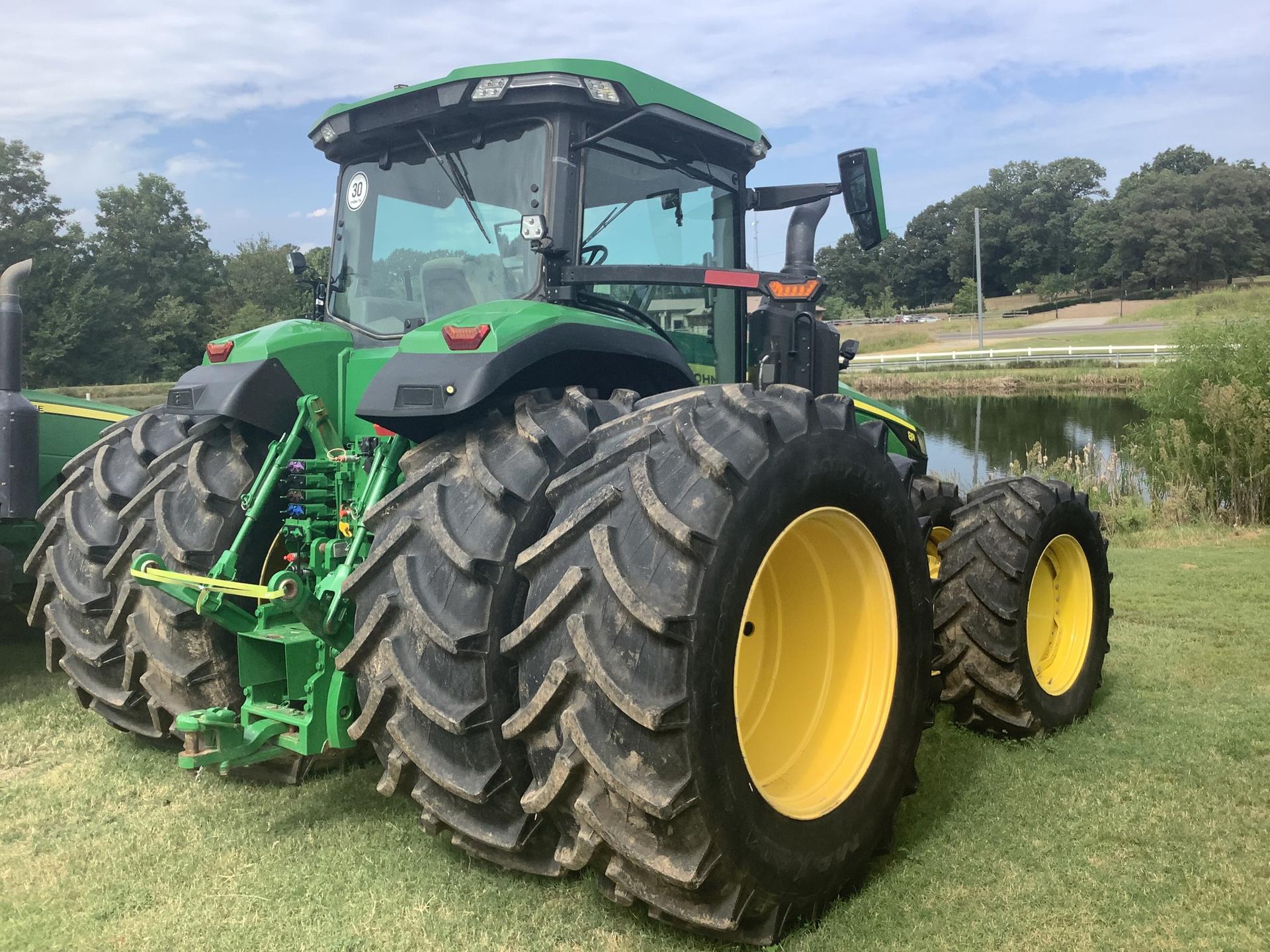 2021 John Deere 8R 410 Image