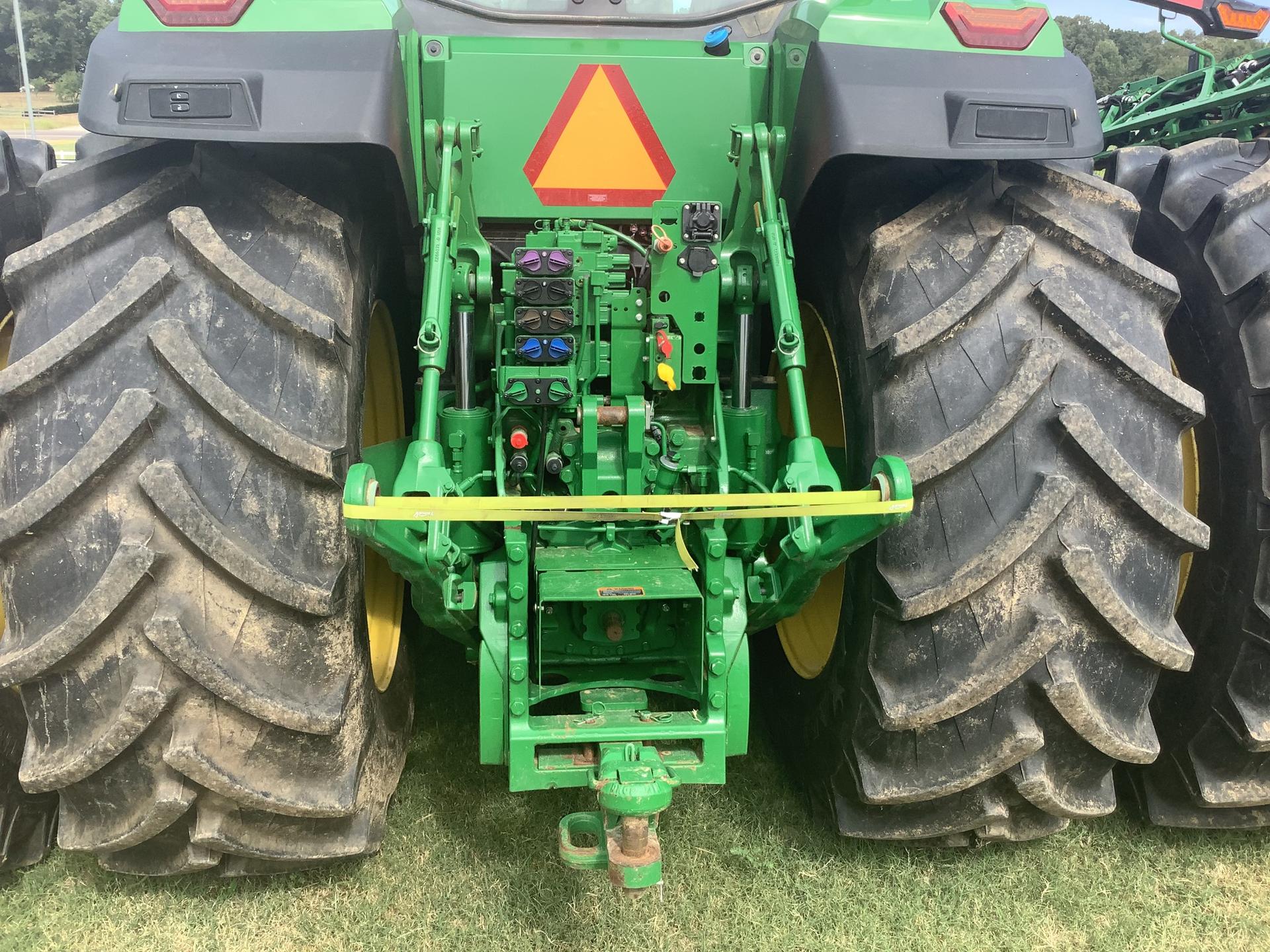 2021 John Deere 8R 410 Image
