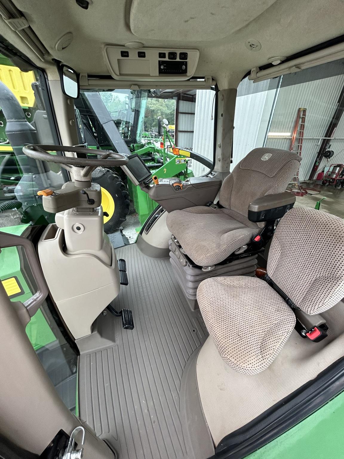 2018 John Deere 8320R Image