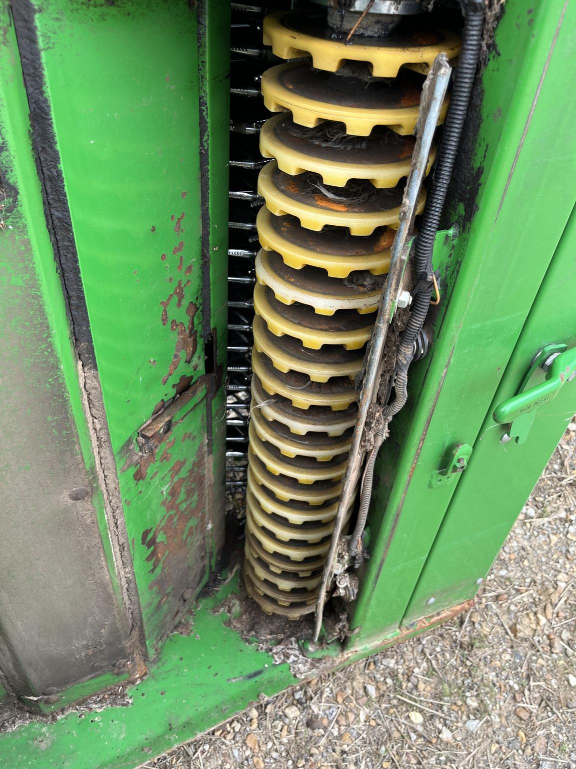 2021 John Deere CP690 Image