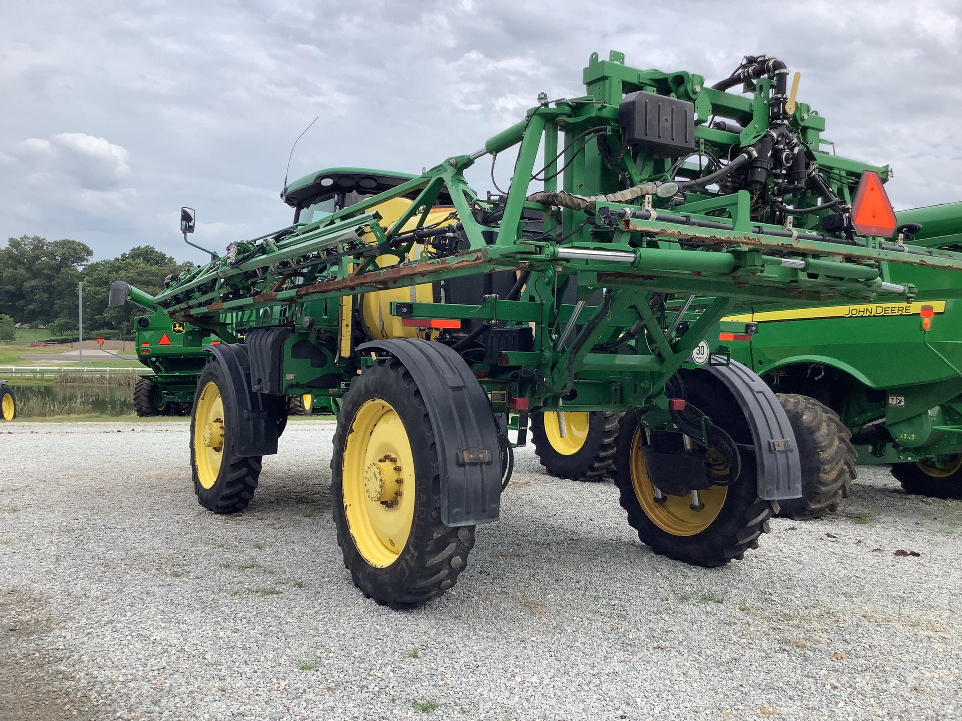 2016 John Deere R4030 Image