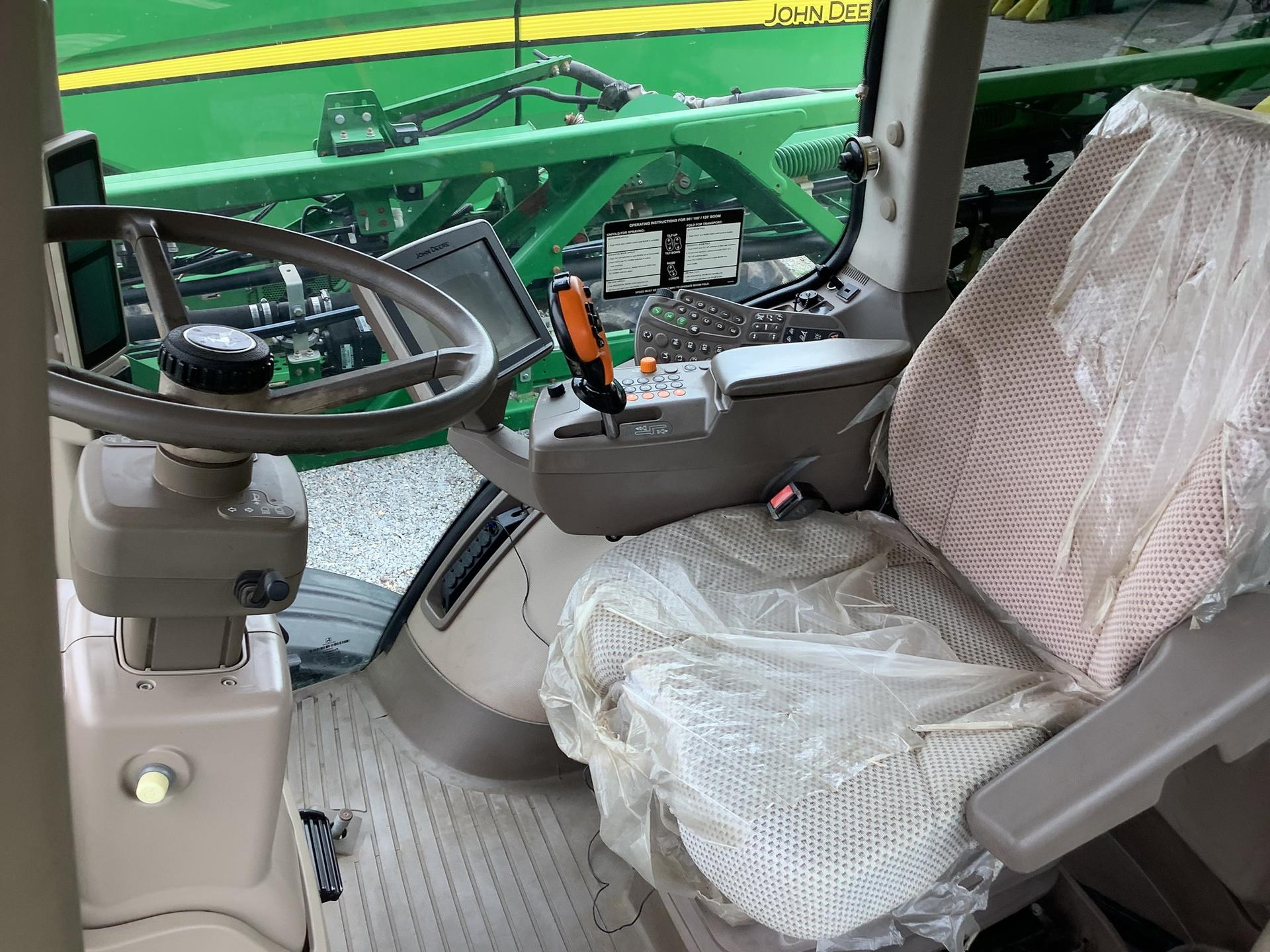 2016 John Deere R4030 Image