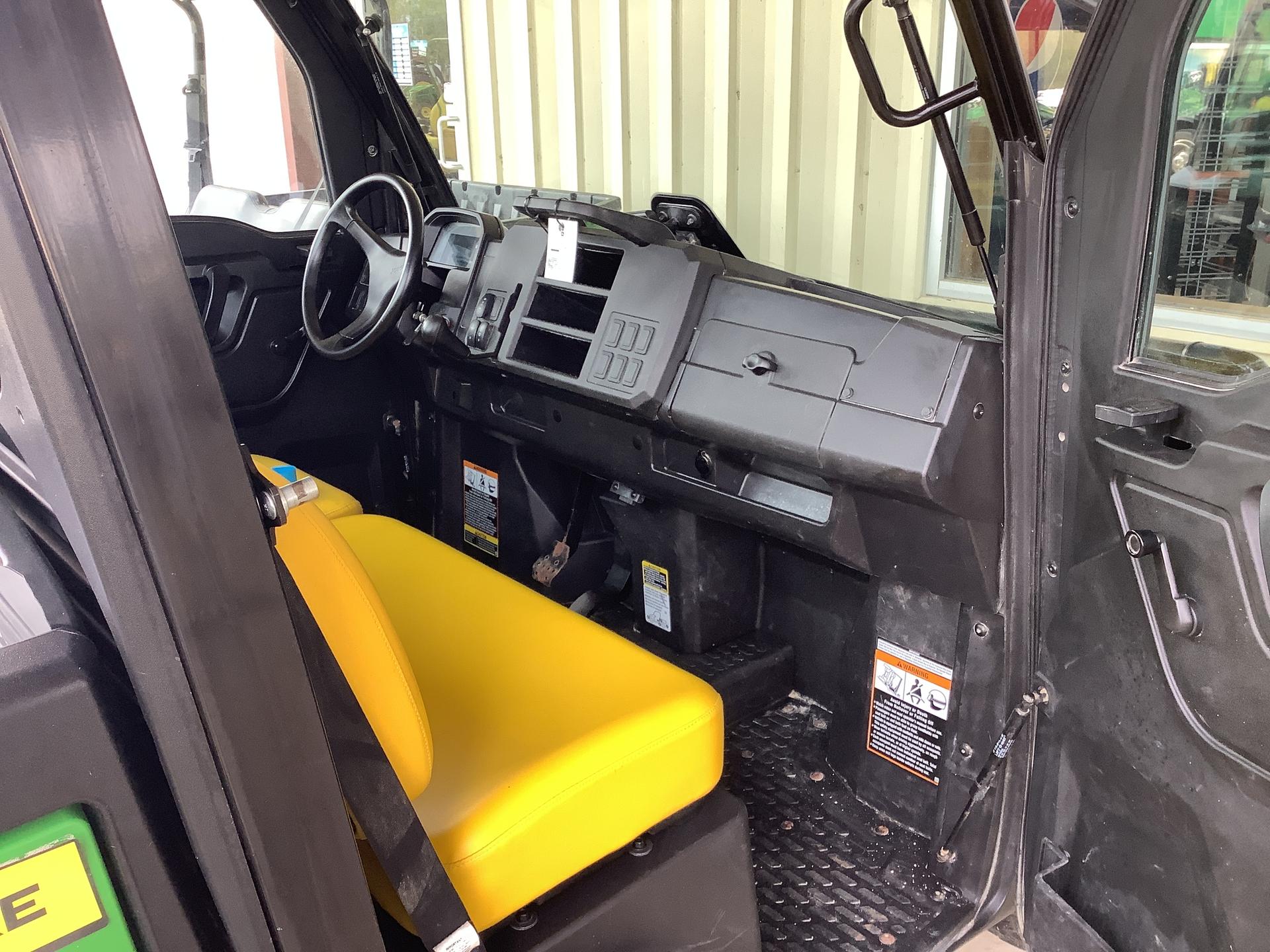 2021 John Deere 835M Image