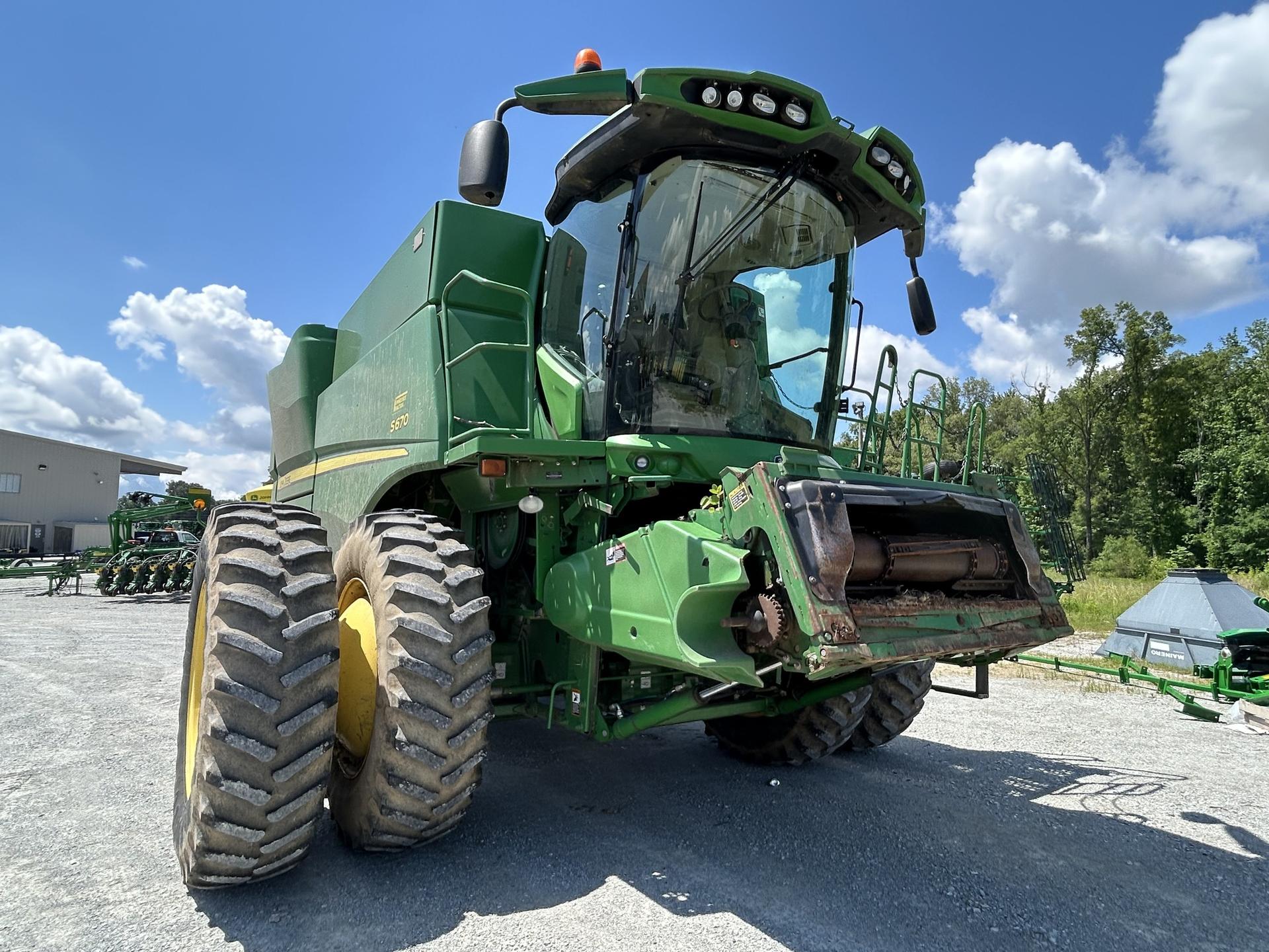 2015 John Deere S670 Image