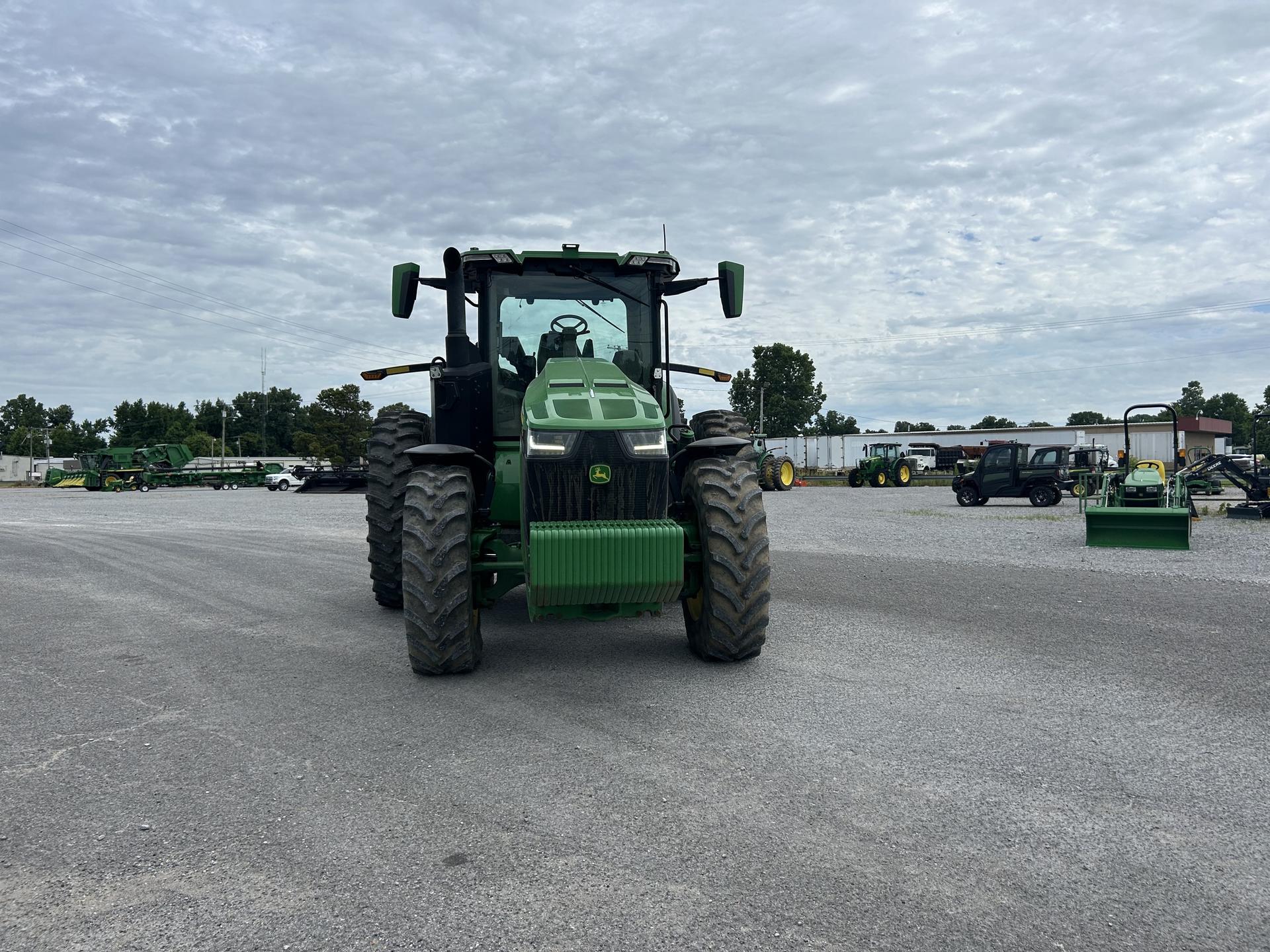 2022 John Deere 8R 250 Image