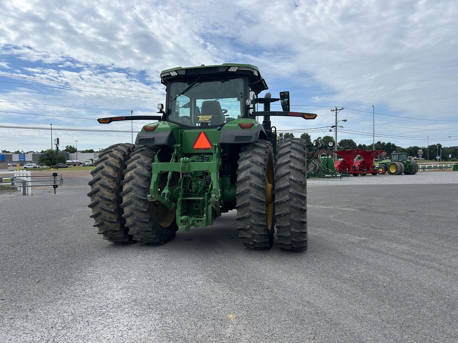 2022 John Deere 8R 250 Image
