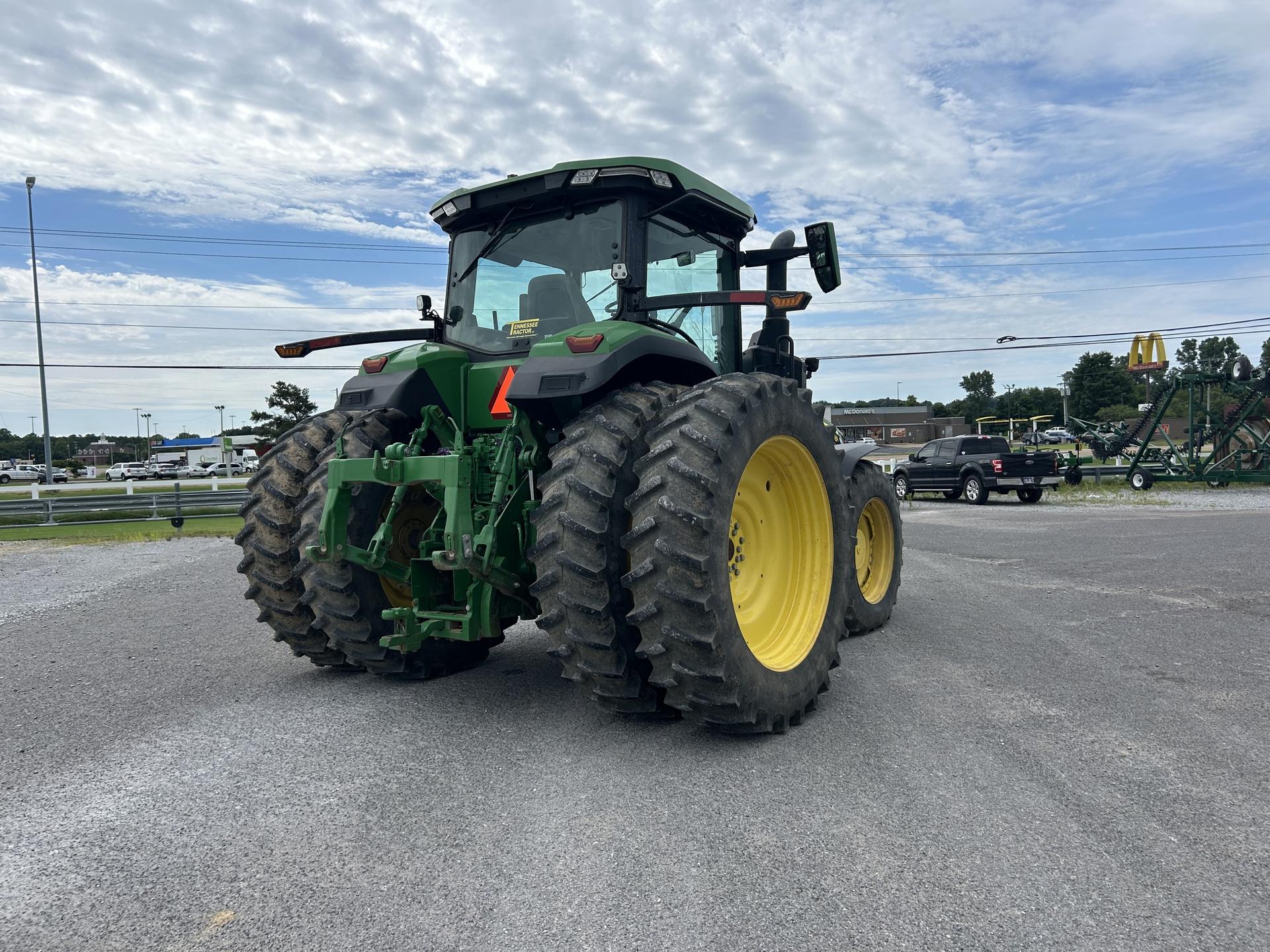 2022 John Deere 8R 250 Image