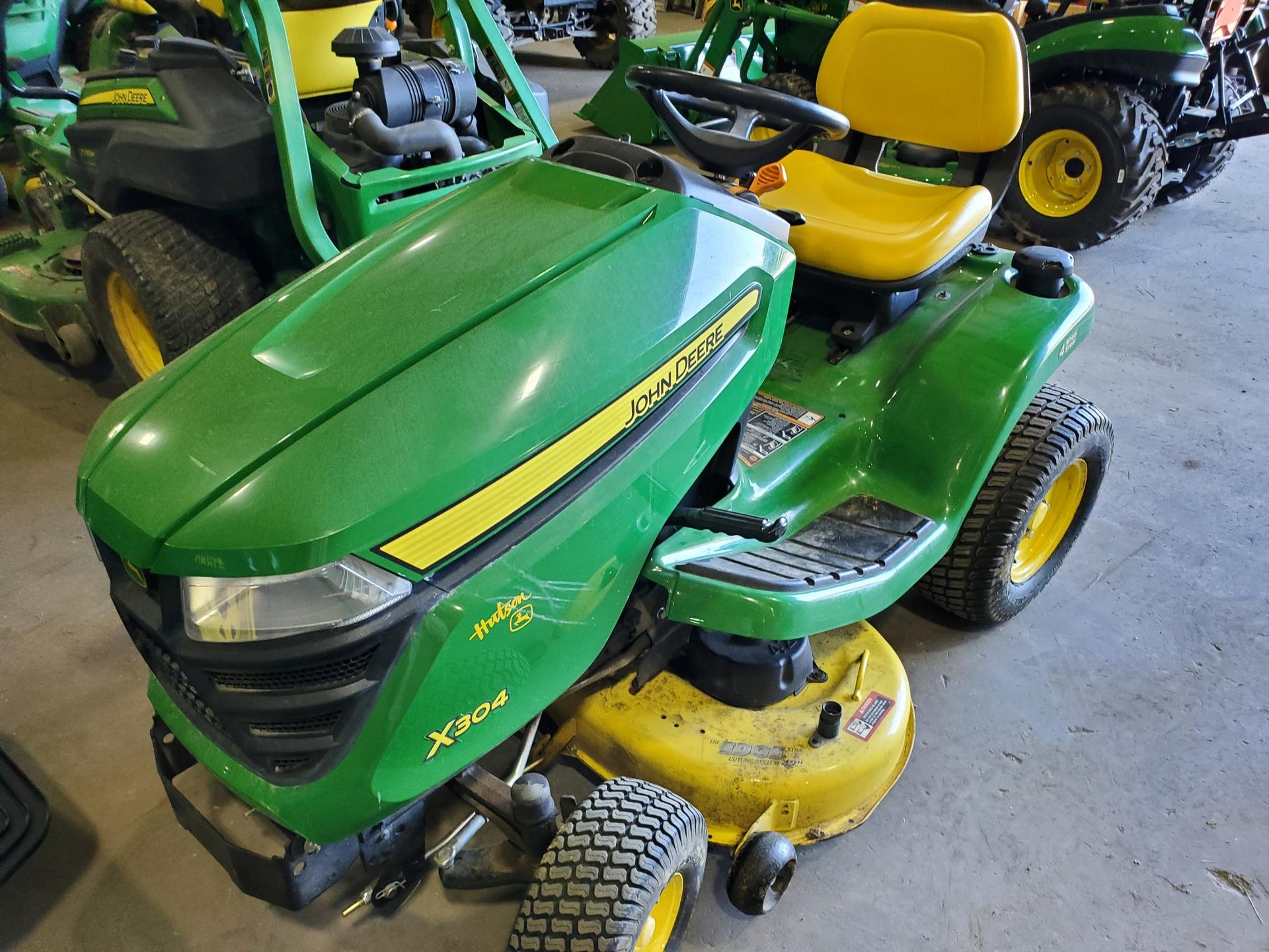 2014 John Deere X304 Image