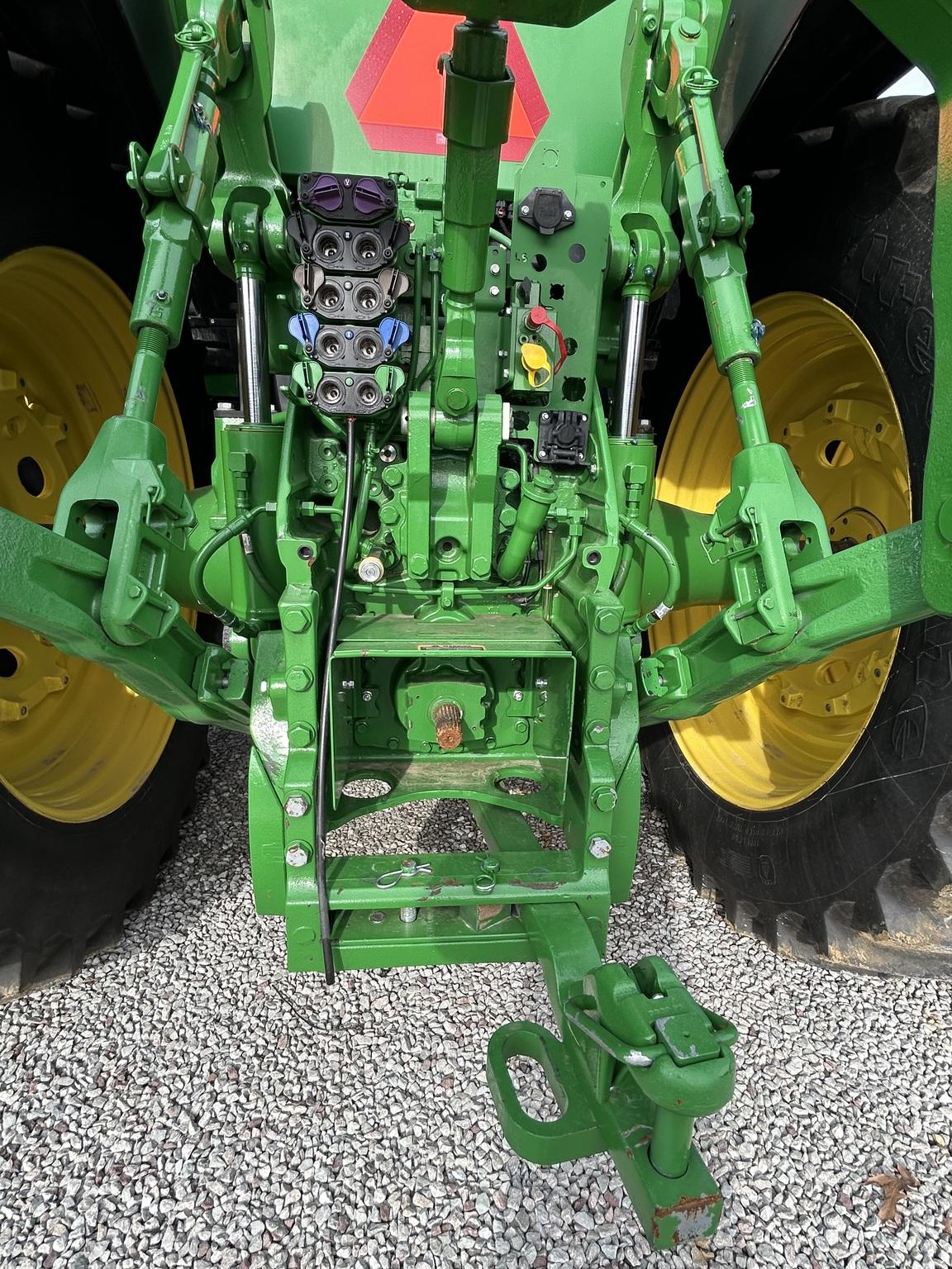 2022 John Deere 8R 230 Image