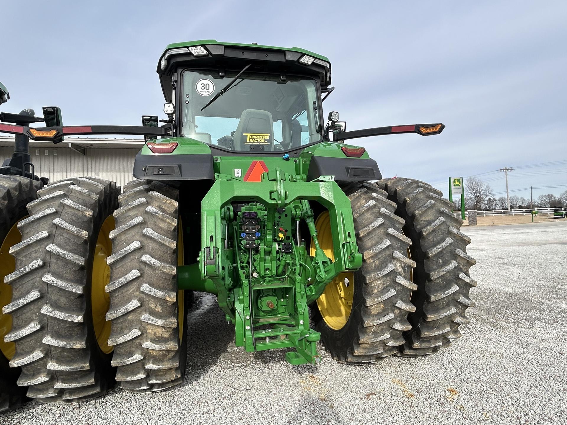 2022 John Deere 8R 230 Image