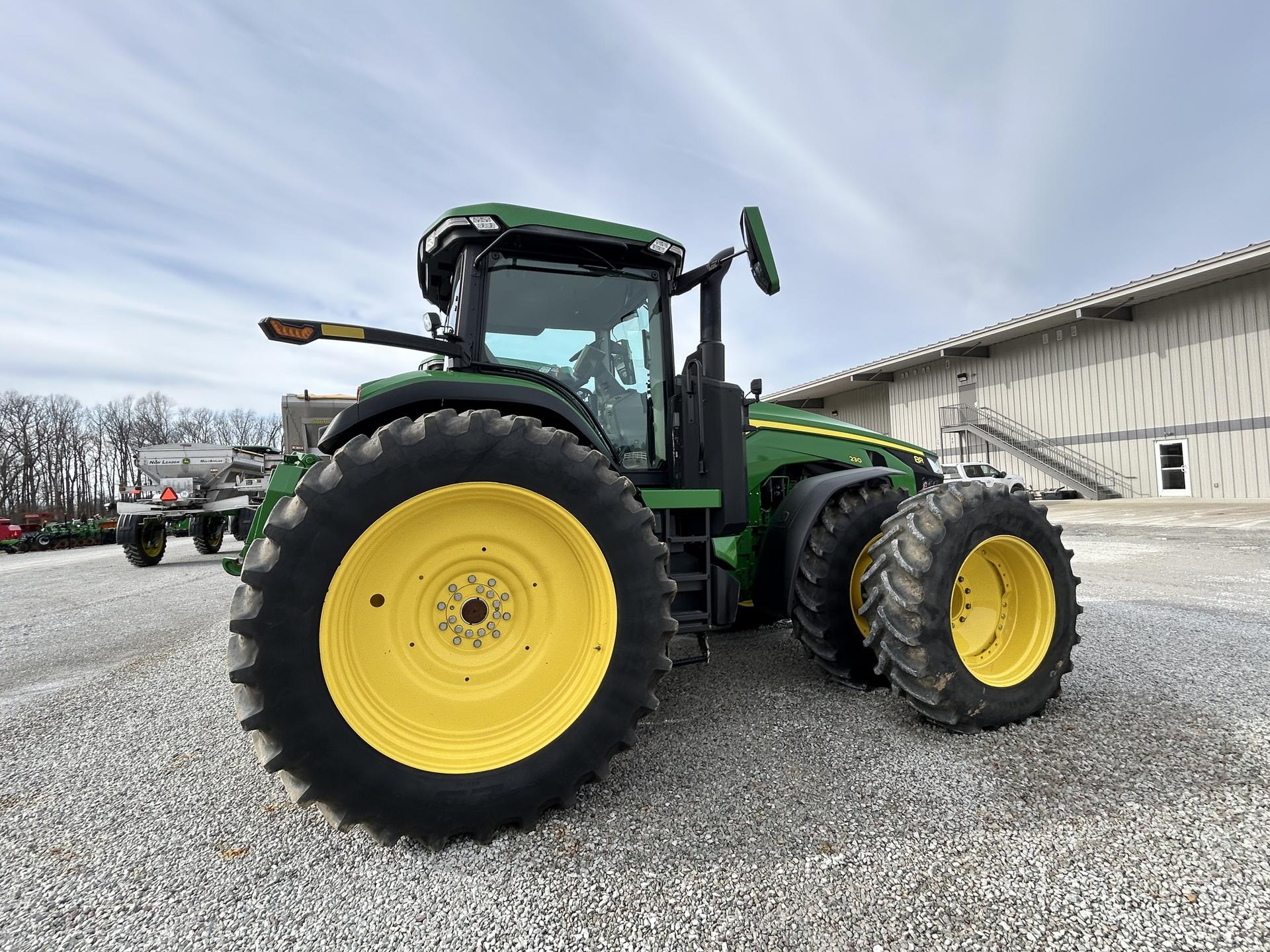 2022 John Deere 8R 230 Image