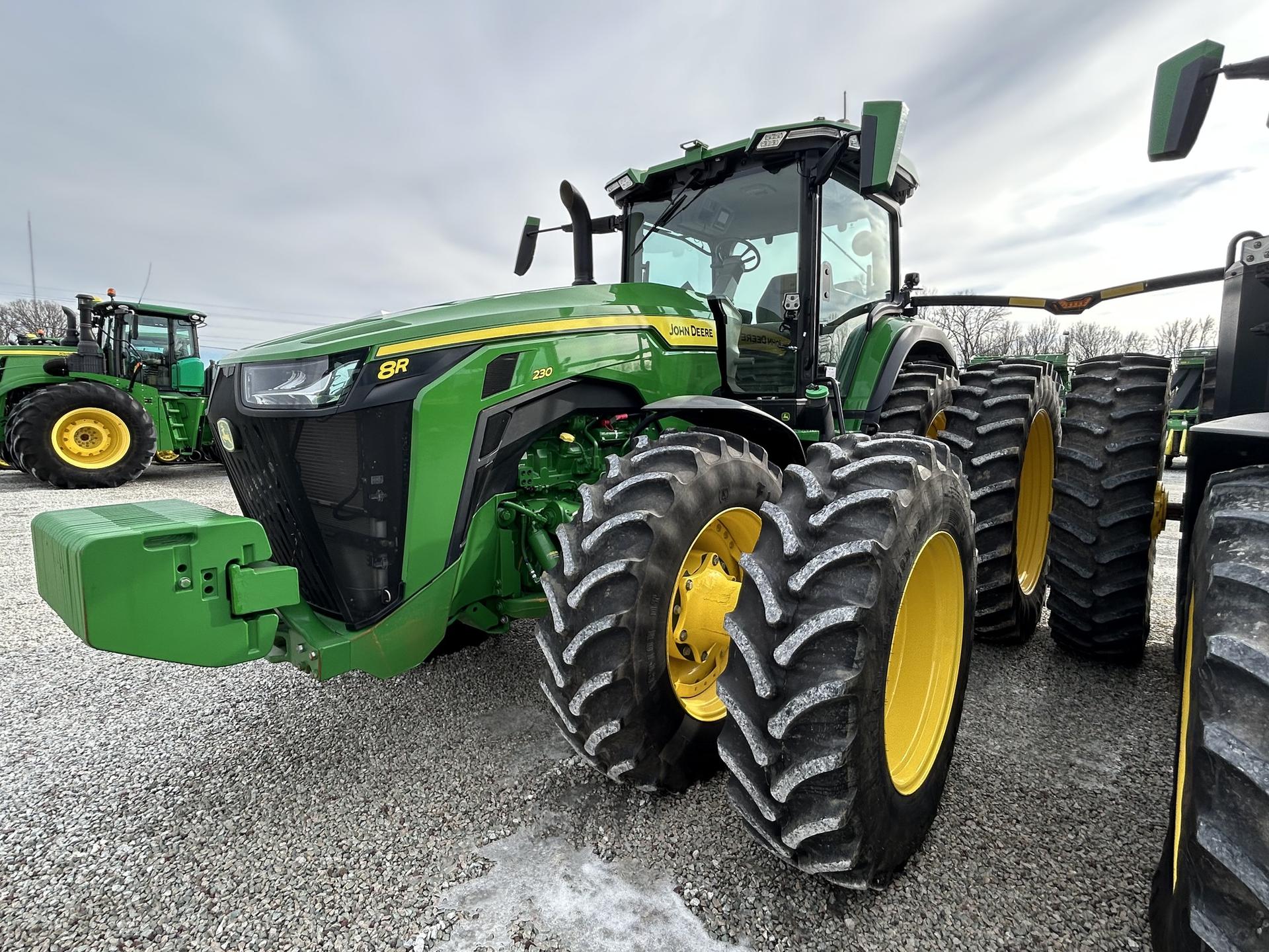 2022 John Deere 8R 230 Image