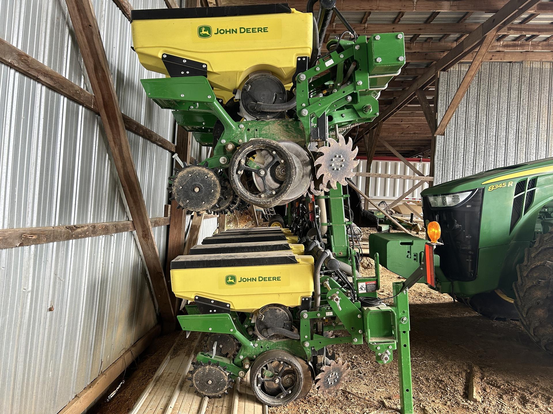 2023 John Deere 1725 Image