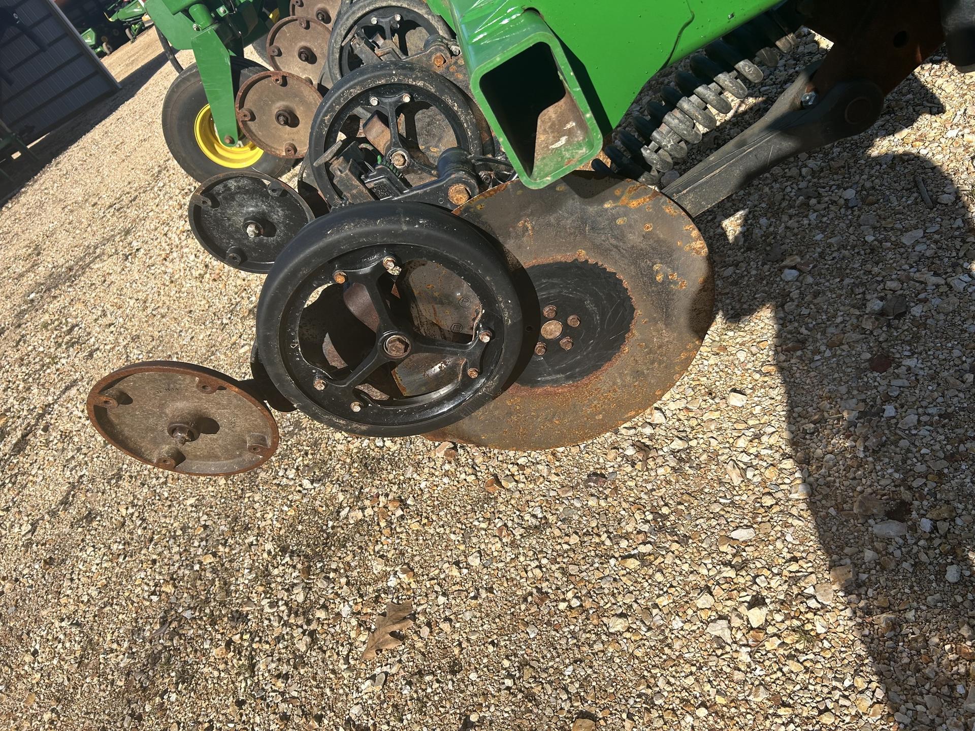 2016 John Deere 2510H Image