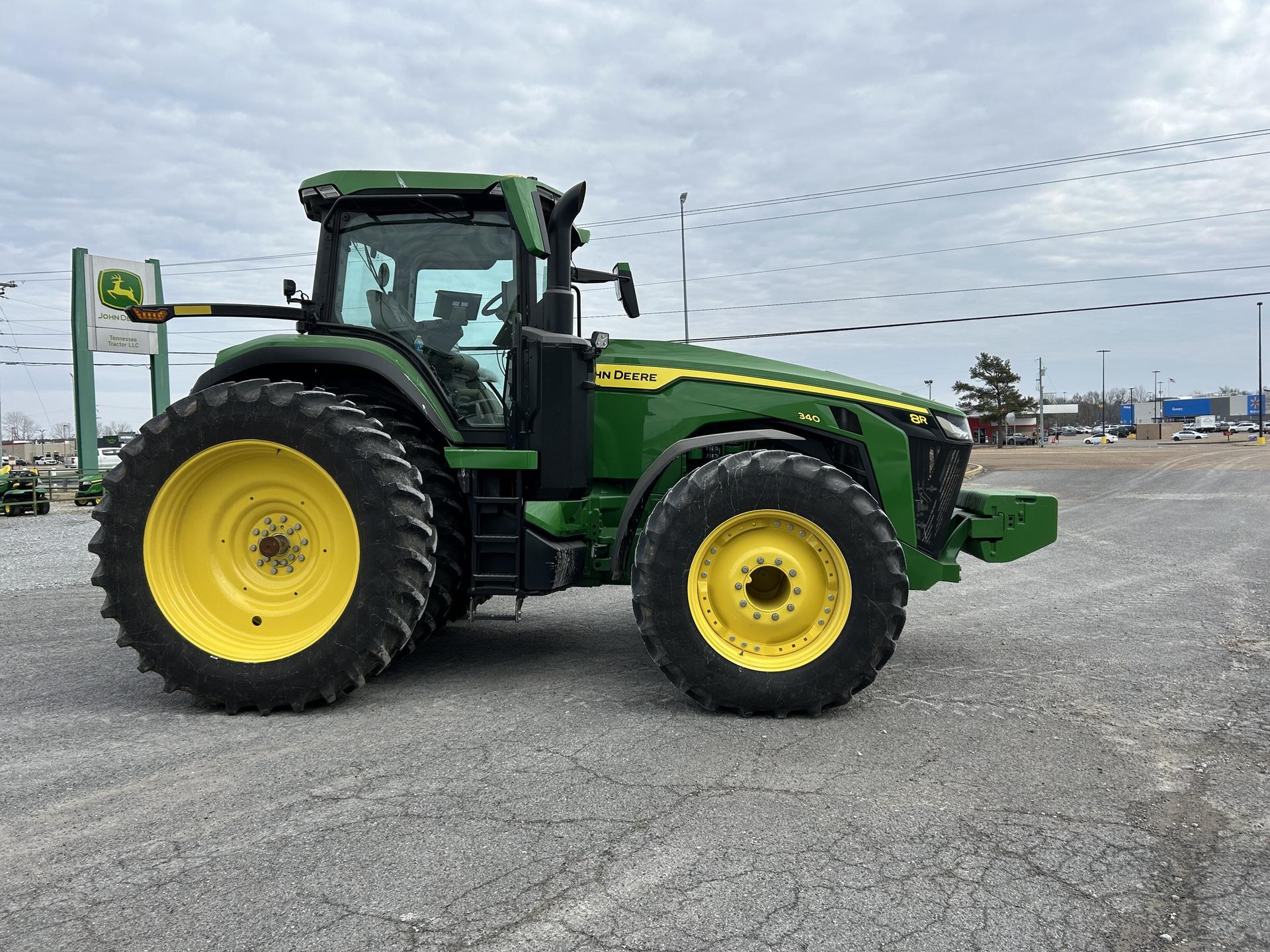 2024 John Deere 8R 340 Image