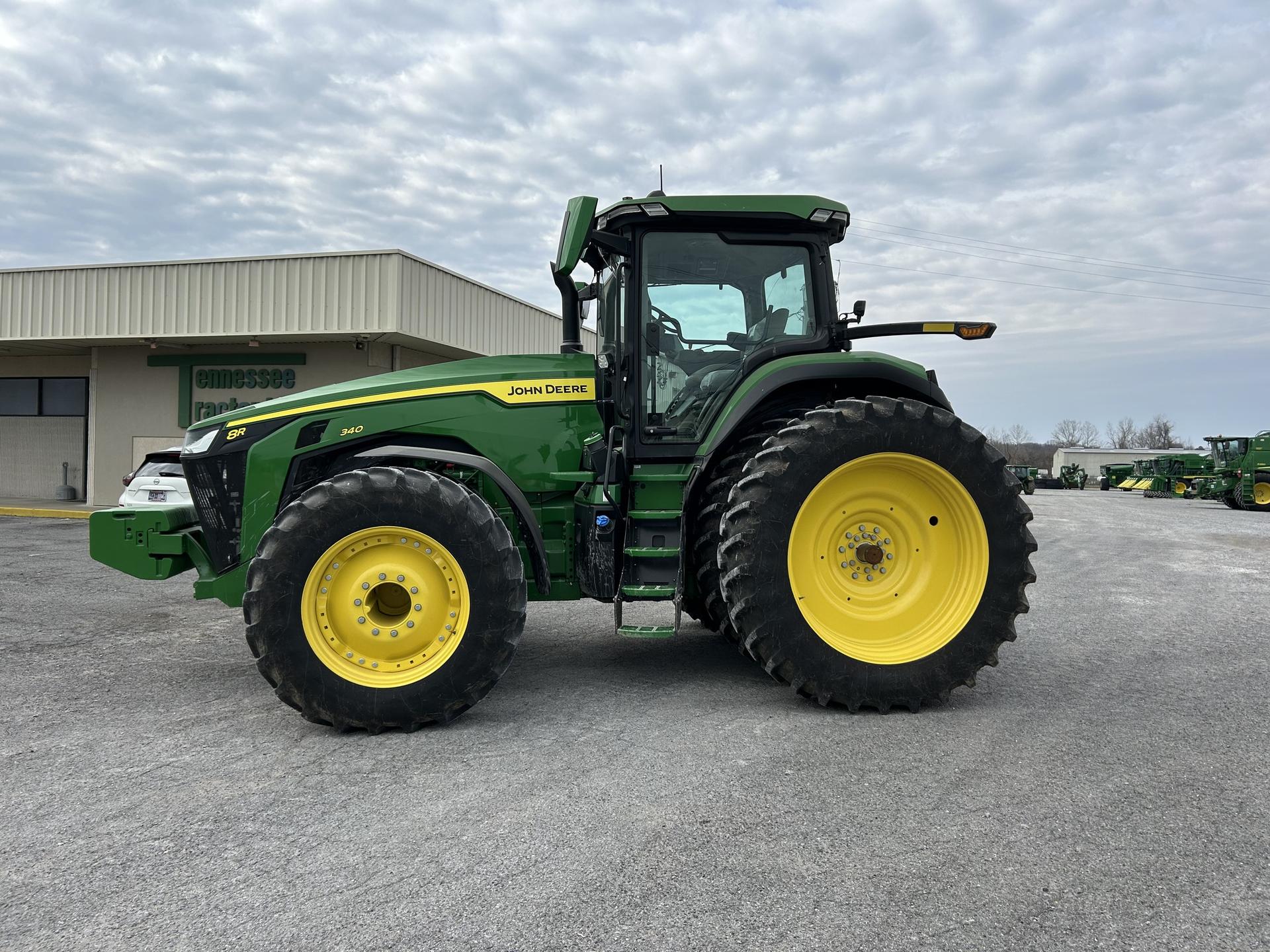 2024 John Deere 8R 340 Image