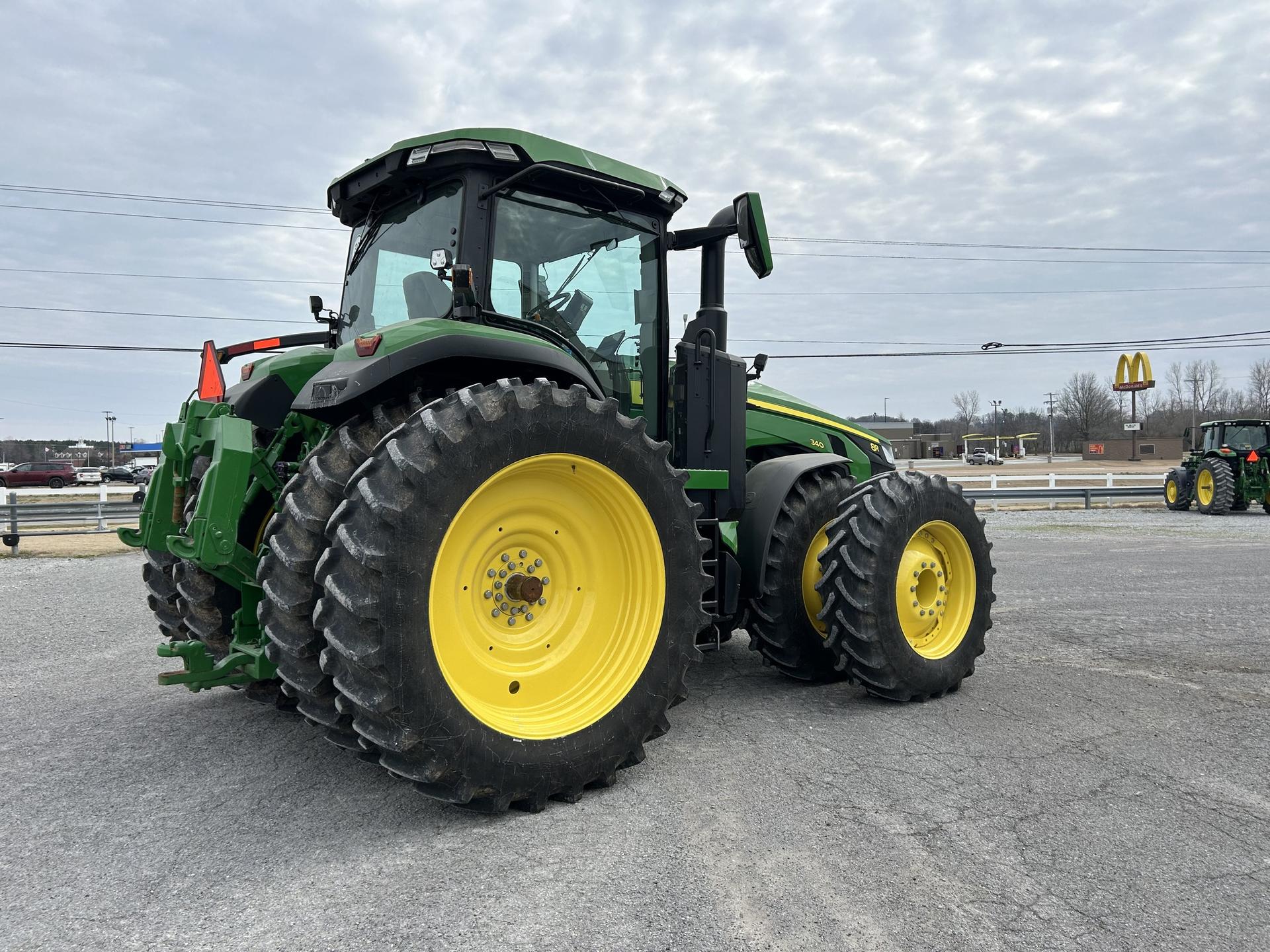 2024 John Deere 8R 340 Image