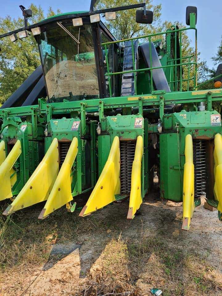 2001 John Deere 9976 Image