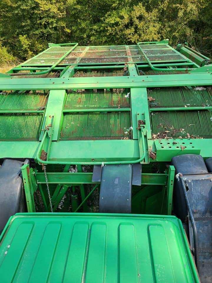 2001 John Deere 9976 Image