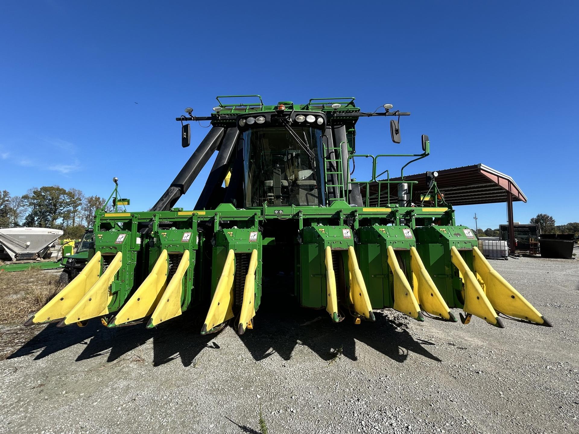 2021 John Deere CP690 Image